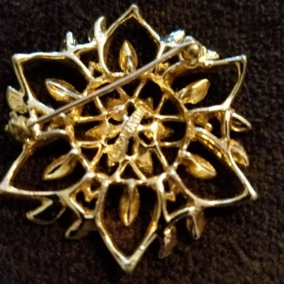 VINTAGE GOLDTONE SARAH COVENTRY BROOCHES - Picture 7 of 9